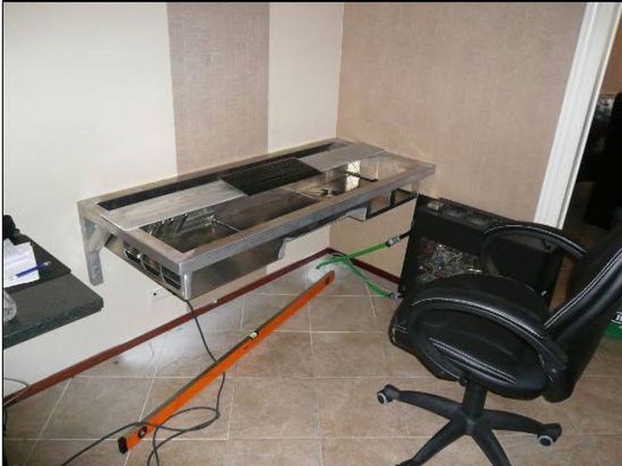 Маленький стол под компьютер своими руками