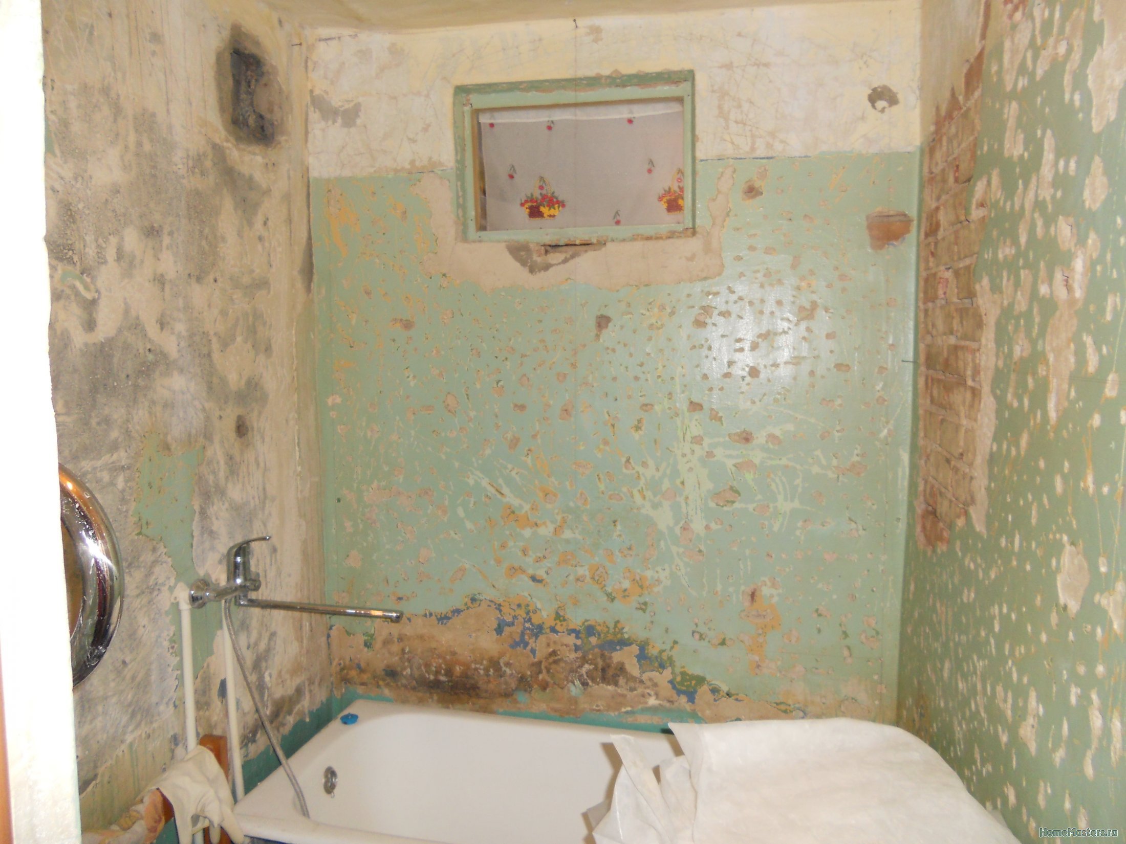 Ванна стена очищающая. Штукатурка стен в ванной. Оштукатуривание стен в ванной комнате. Выровнять стены в ванной. Штукатурная стена в ванной.