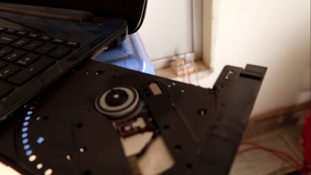 Как на ноутбуке открыть дисковод без кнопки