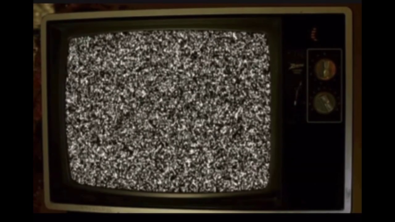 В телевизоре есть камера. Телевизор снежок 303. Старый телевизор. Экран старого телевизора. Эффект старого телевизора.