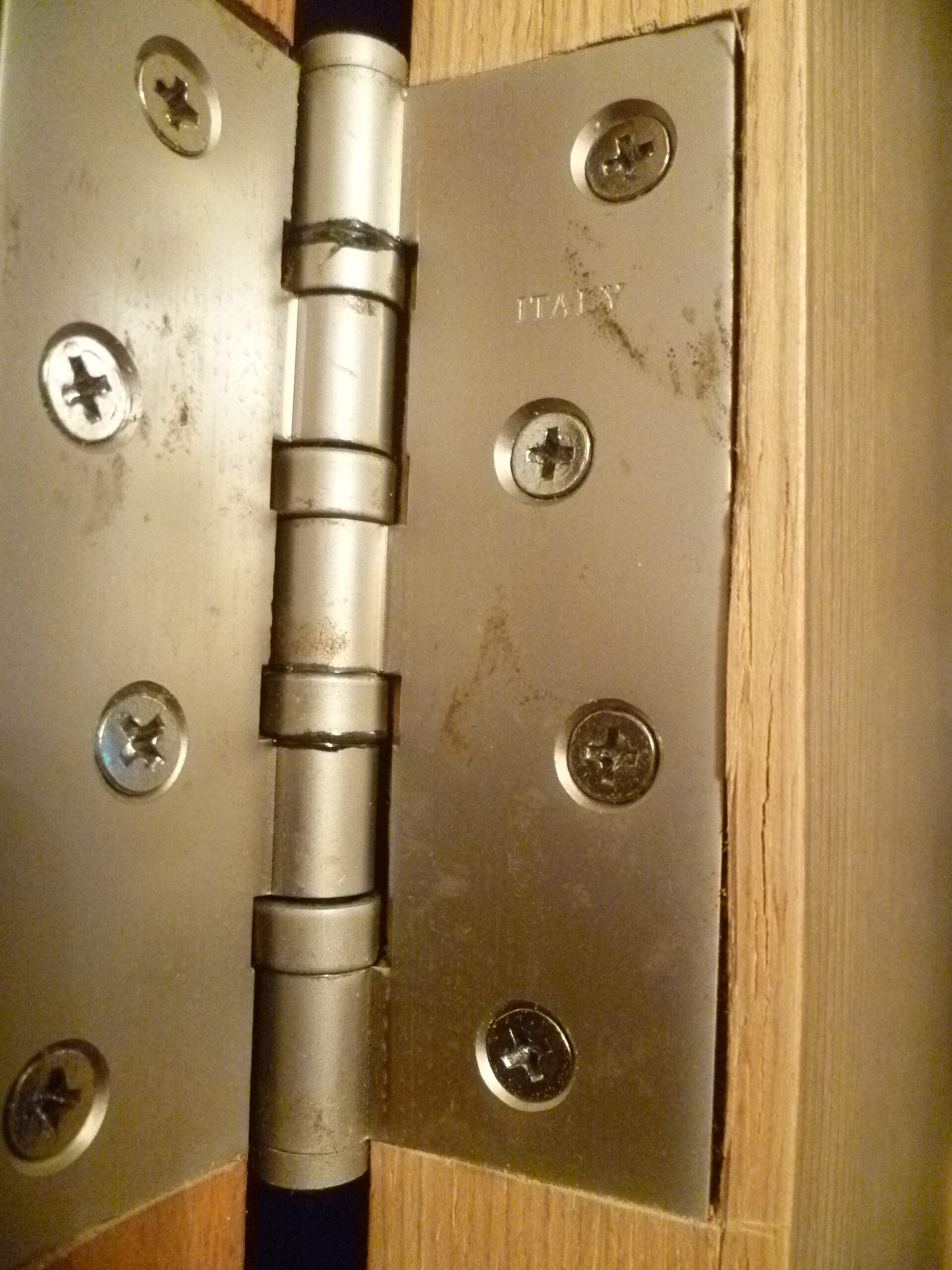 врезные или накладные петли для межкомнатных дверей
