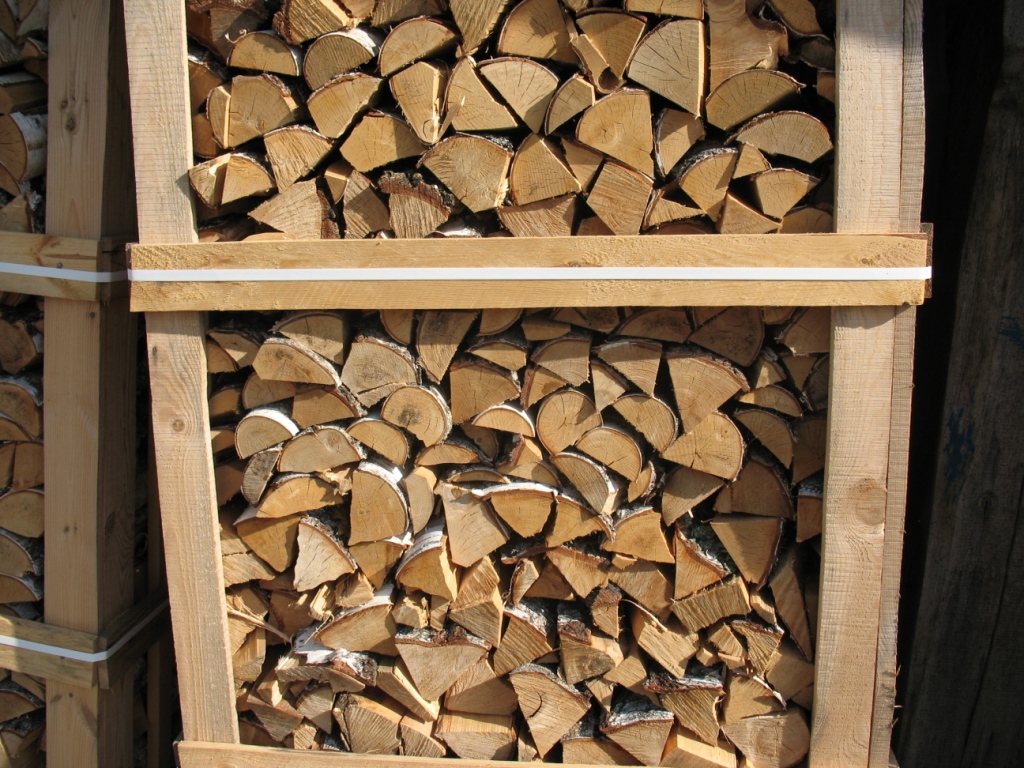 Дрова колотые цена за куб. Ящик для дров. Березовые дрова. Дрова на поддонах березовые. Что такое складометр дров.