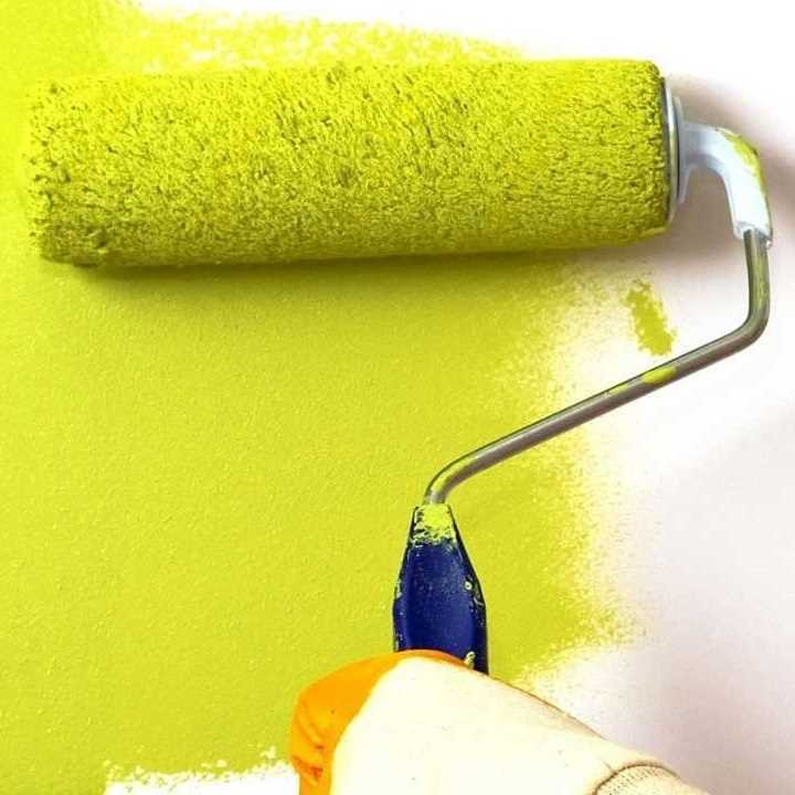 Можно ли покрасить флизелиновые обои водоэмульсионной