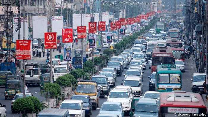 Straßenverkehr in Dhaka